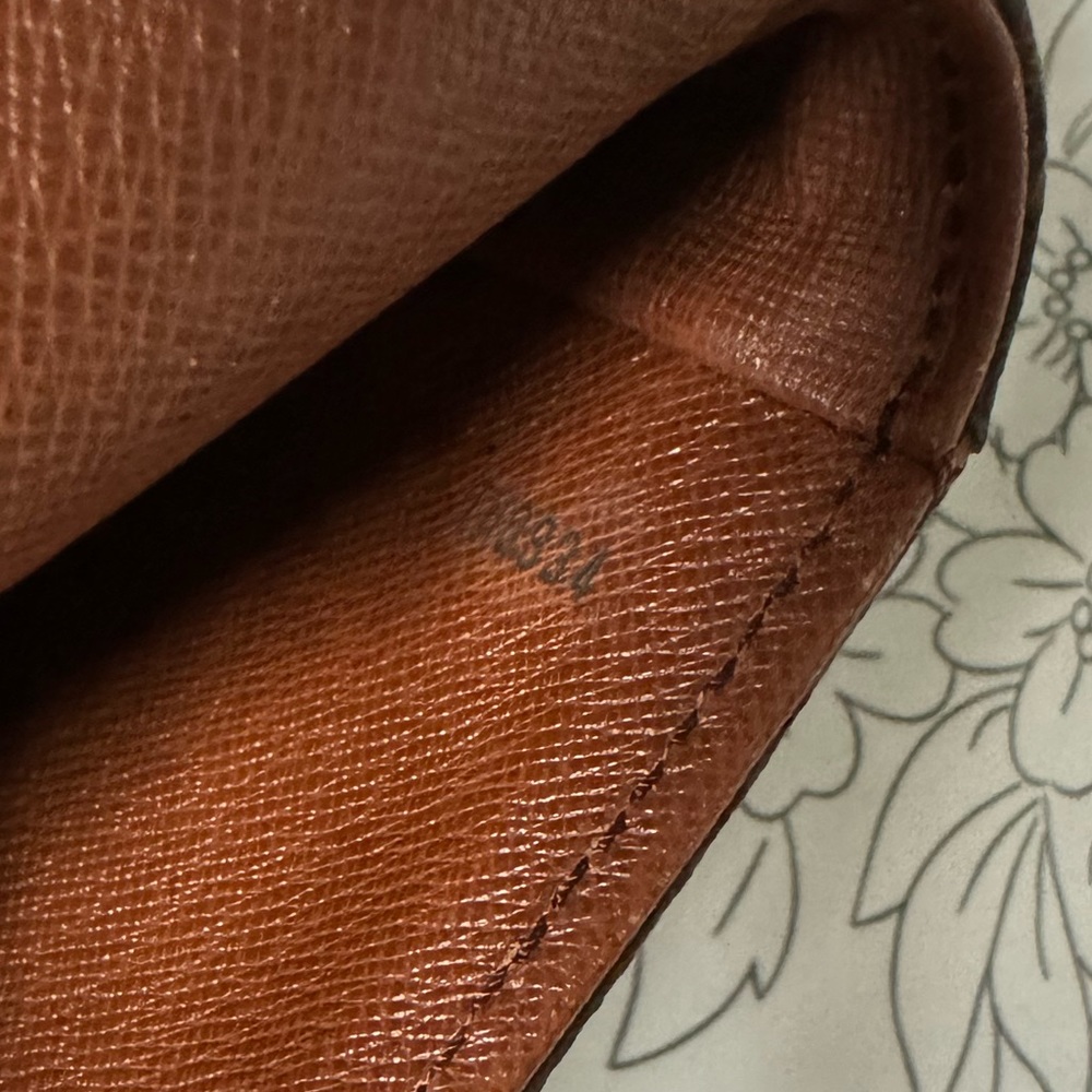 Louis Vuitton Chantilly Women's Crossbody Bag - Picture 5 of 8